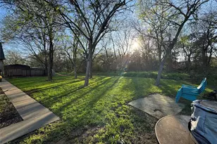 511 Emma St, Grandview, TX 76050 - Photo 18