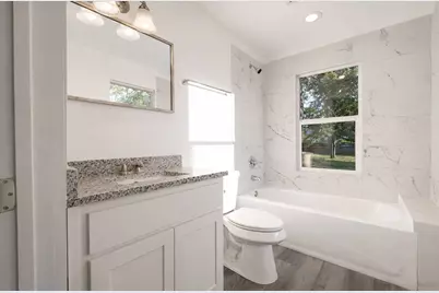 415 W 7th Street, Bonham, TX 75418 - Photo 8