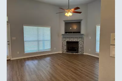 792 E Northside Drive, Pilot Point, TX 76258 - Photo 4