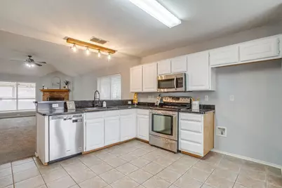 5712 Springtide Drive, Fort Worth, TX 76135 - Photo 10