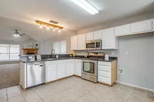 5712 Springtide Dr, Fort Worth, TX 76135 - Photo 10