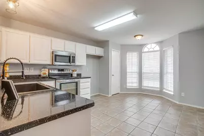 5712 Springtide Drive, Fort Worth, TX 76135 - Photo 8