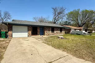2603 Foxcroft Cir, Denton, TX 76209 - Photo 2