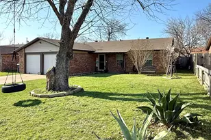 1416 Mimosa St, Cleburne, TX 76033 - Photo 2