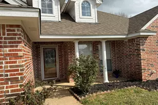 155 49th St SE, Paris, TX 75462 - Photo 2