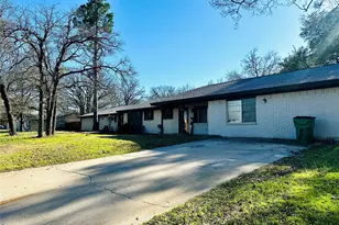 1210 Mockingbird St, Stephenville, TX 76401 - Photo 1