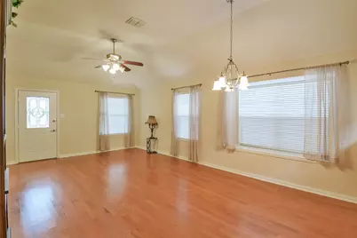 1010 Hayden Court, Granbury, TX 76048 - Photo 8
