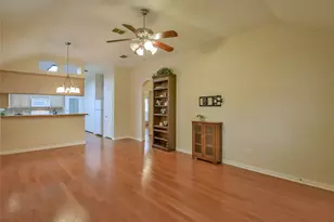 1010 Hayden Ct, Granbury, TX 76048 - Photo 6