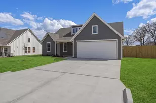 421 Red Bud Ln, Tolar, TX 76476 - Photo 2