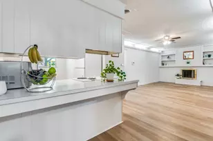 506 E Huitt Ln, Euless, TX 76040 - Photo 10