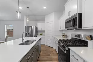 544 Hickory Rdg Dr, Van Alstyne, TX 75495 - Photo 10