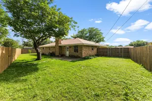 1705 Santa Clara Ct, Grand Prairie, TX 75051 - Photo 16