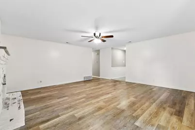 1705 Santa Clara Court, Grand Prairie, TX 75051 - Photo 4