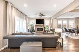 828 Elsbeth St, Dallas, TX 75208 - Photo 6