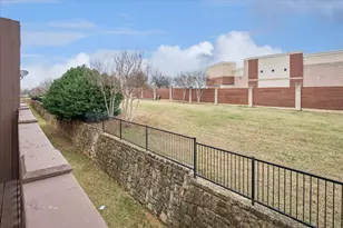 1459 Chase Ln, Irving, TX 75063 - Photo 32