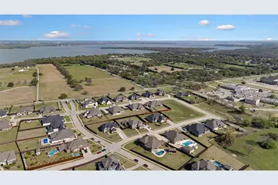 800 Beckington Drive, Shady Shores, TX 76208 - Photo 38