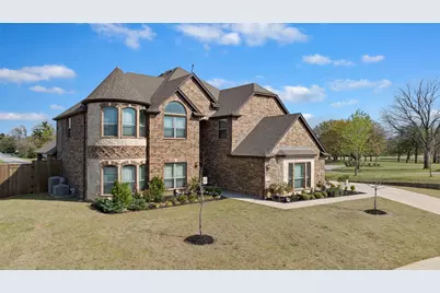 800 Beckington Drive, Shady Shores, TX 76208 - Photo 1