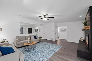 1819 W Cedar Elm Dr, Arlington, TX 76012 - Photo 8