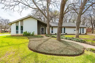 1819 W Cedar Elm Dr, Arlington, TX 76012 - Photo 1