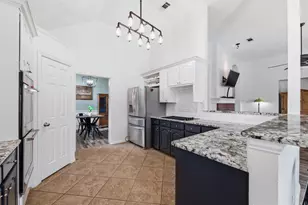 7 Equestrian Ct, Mansfield, TX 76063 - Photo 8