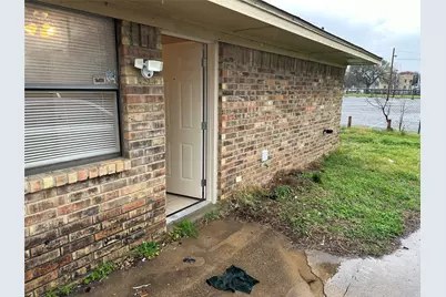 210 W 4th Street, Irving, TX 75060 - Photo 2