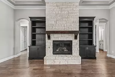 324 Landview Drive, Burleson, TX 76028 - Photo 8