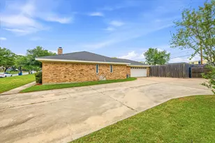 6917 Wilton Dr, Fort Worth, TX 76133 - Photo 32