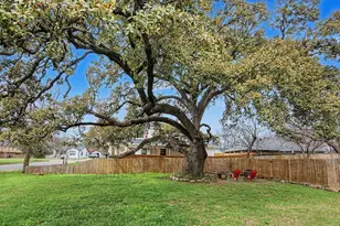 405 Torrey St, Granbury, TX 76048 - Photo 4