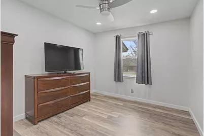 405 Torrey Street, Granbury, TX 76048 - Photo 20