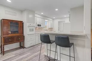 405 Torrey St, Granbury, TX 76048 - Photo 10