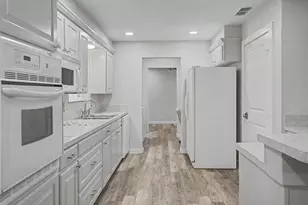 405 Torrey St, Granbury, TX 76048 - Photo 12