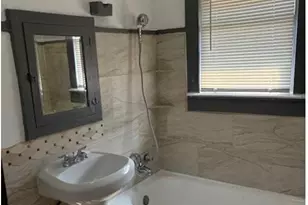 2260 Hemphill St, Fort Worth, TX 76110 - Photo 10