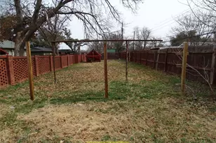 1305 W Elliott St, Breckenridge, TX 76424 - Photo 18