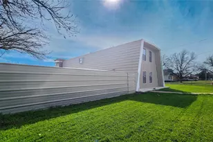 401 E Pierce St, Winters, TX 79567 - Photo 2