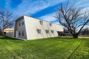 401 E Pierce St, Winters, TX 79567 - Photo 2