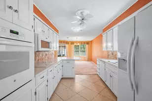 629 Williamsburg Ct, Granbury, TX 76048 - Photo 18