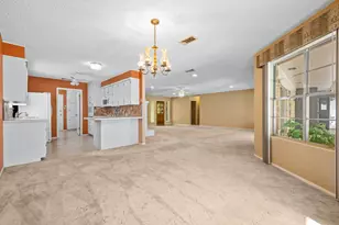 629 Williamsburg Ct, Granbury, TX 76048 - Photo 14