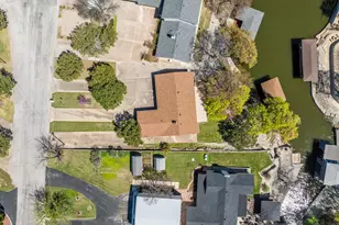 629 Williamsburg Ct, Granbury, TX 76048 - Photo 40