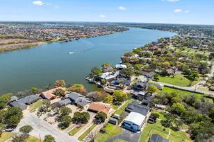 629 Williamsburg Ct, Granbury, TX 76048 - Photo 38