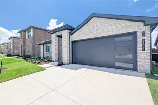 2421 Apex Ave, Grand Prairie, TX 75052 - Photo 2