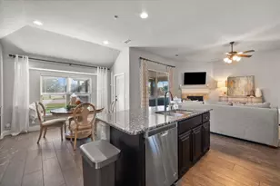 515 Carnation Ln, Mansfield, TX 76063 - Photo 12