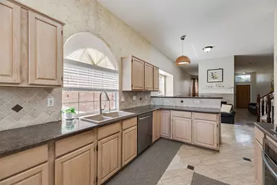 6900 Barbican Drive, Plano, TX 75023 - Photo 6