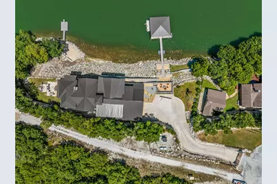 212 Hilltop Drive, Gainesville, TX 76240 - Photo 2