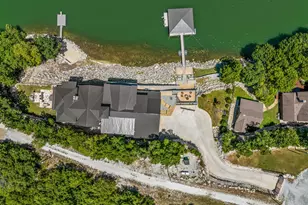 212 Hilltop Dr, Gainesville, TX 76240 - Photo 2