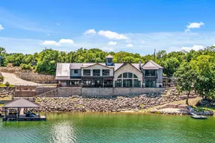 212 Hilltop Dr, Gainesville, TX 76240 - Photo 1