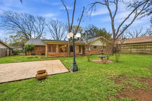 1702 Marshalldale Dr, Arlington, TX 76013 - Photo 4