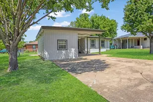 1815 W Brockett St, Sherman, TX 75092 - Photo 4