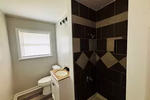 1815 W Brockett St, Sherman, TX 75092 - Photo 6