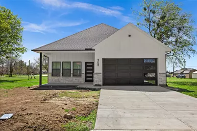 302 E Glenwood, Mabank, TX 75147 - Photo 1