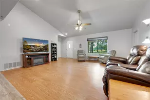 104 County Rd 1114, Bogata, TX 75417 - Photo 4
